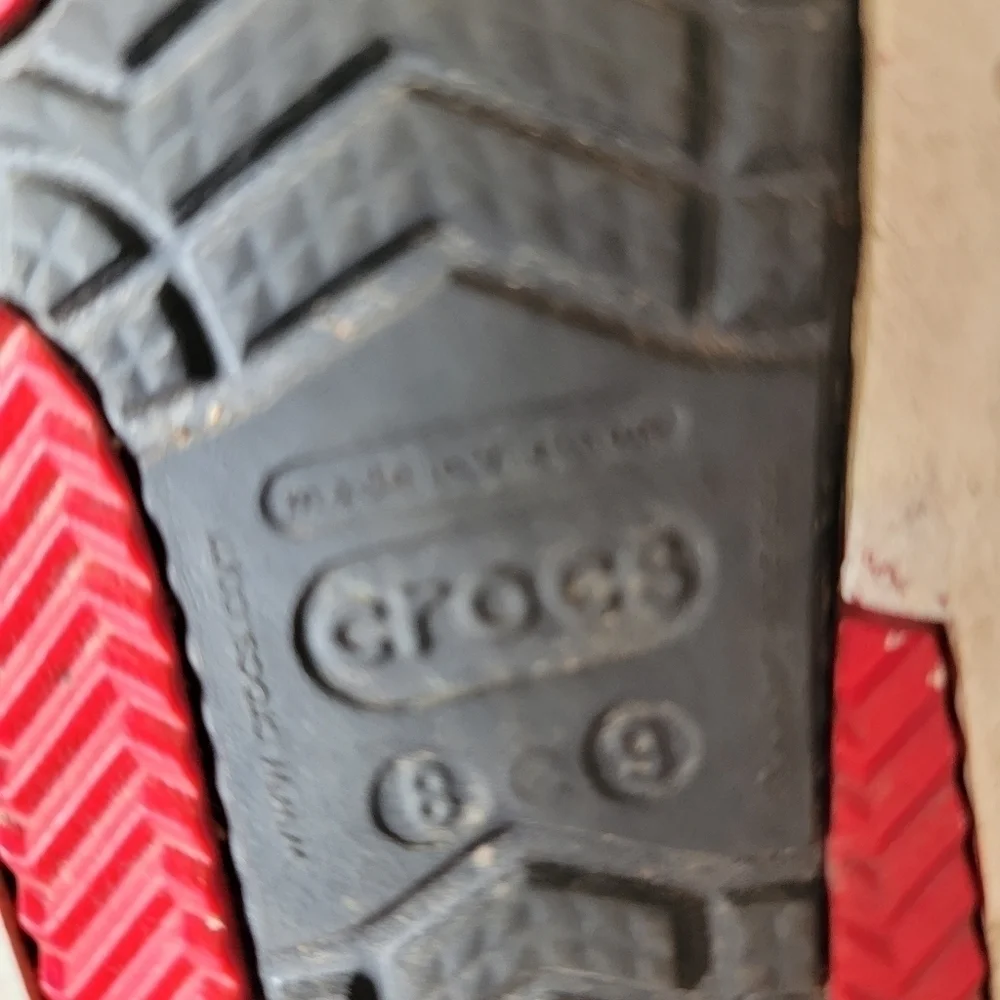 Crocs Front Court Clogs 8/9